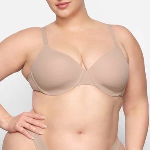 SKIMS Fits Everybody T-shirt bra 40G